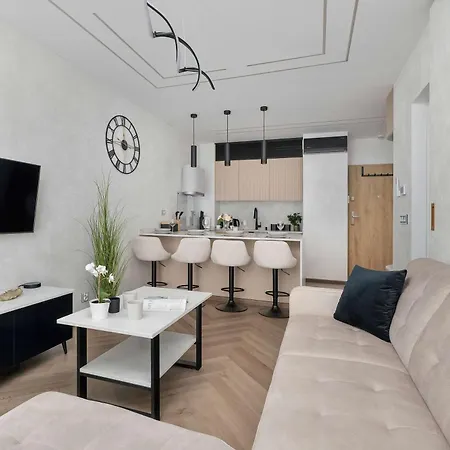 Klimatyzowany Z Balkonem Miejscem Do Pracy I Parkingiem By Renters Prestige Apartmán
