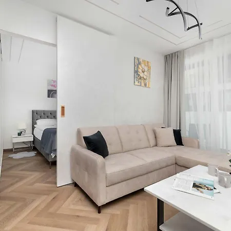 Klimatyzowany Z Balkonem Miejscem Do Pracy I Parkingiem By Renters Prestige Апартаменты
