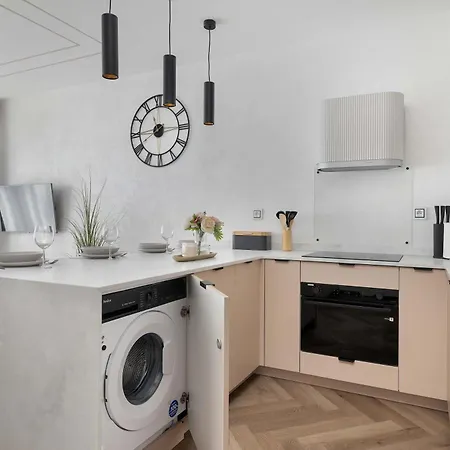 Apartmán Klimatyzowany Z Balkonem Miejscem Do Pracy I Parkingiem By Renters Prestige *